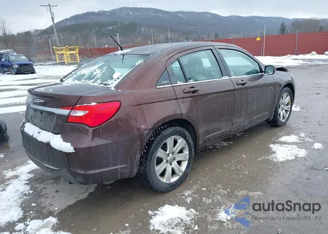 2013 Chrysler 200 Touring z USA, uszkodzony, nr VIN 1C3CCBBB8DN571358
